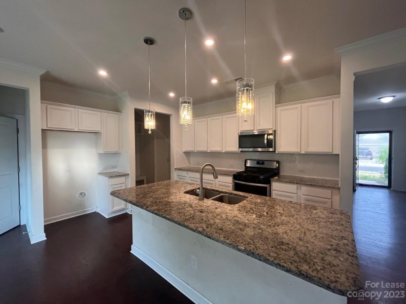 Property image 4 at 5911 Fenway Drive, Charlotte, NC 28273