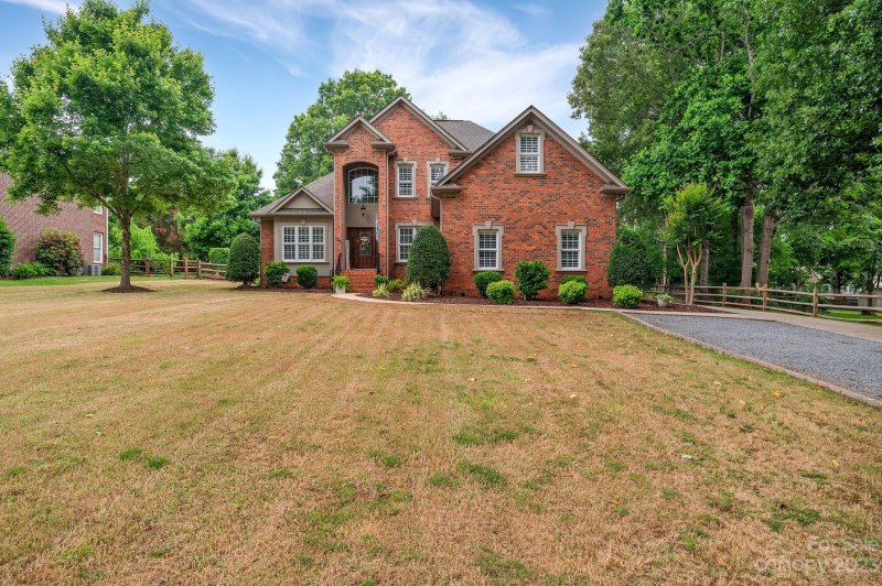 Property image 2 at 138 Canterbury Place Road, Mooresville, NC 28115