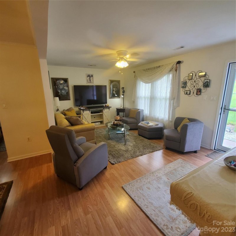 Property image 5 at 5430 Autumn End Circle, Charlotte, NC 28212