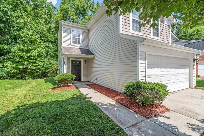 Property image 2 at 4914 Muskogee Drive, Charlotte, NC 28212
