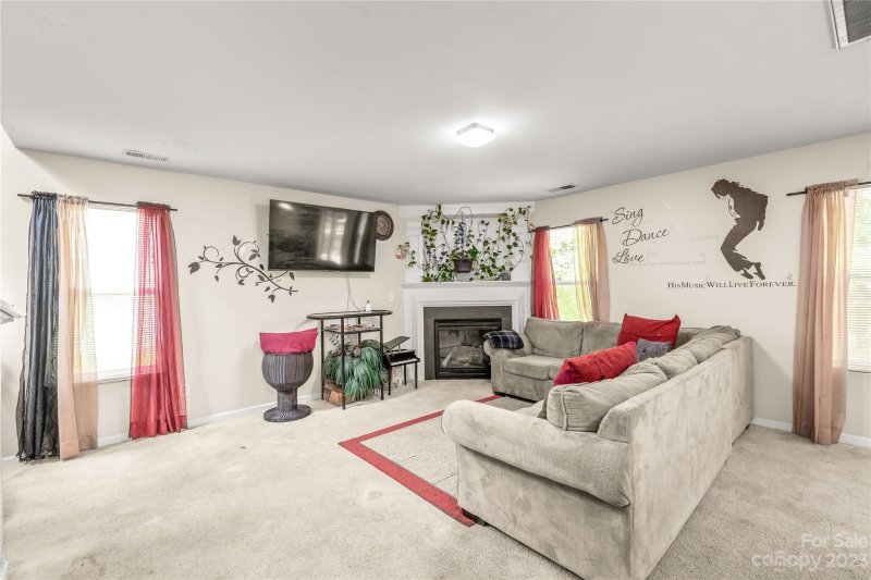 Property image 4 at 4914 Muskogee Drive, Charlotte, NC 28212