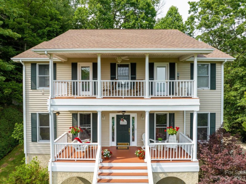 Property image 3 at 13 Silverstone Drive, Asheville, NC 28805