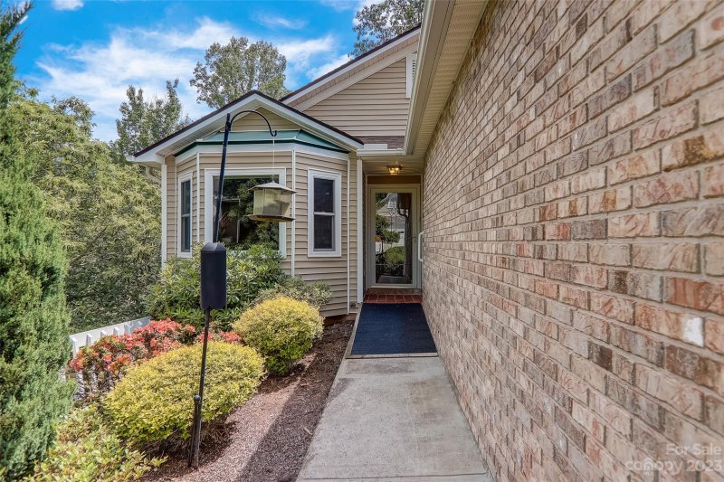 Property image 3 at 517 Belvidere Court, Hendersonville, NC 28791