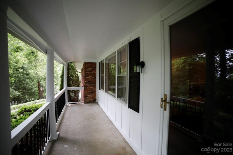 Property image 2 at 936 Toxaway Drive, Hendersonville, NC 28791