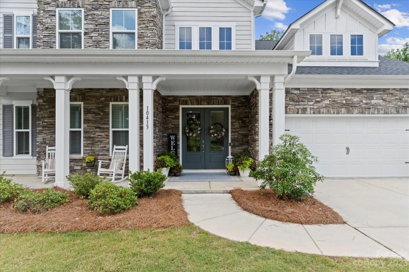 Property image 2 at 10413 Paper Birch Drive, Charlotte, NC 28215