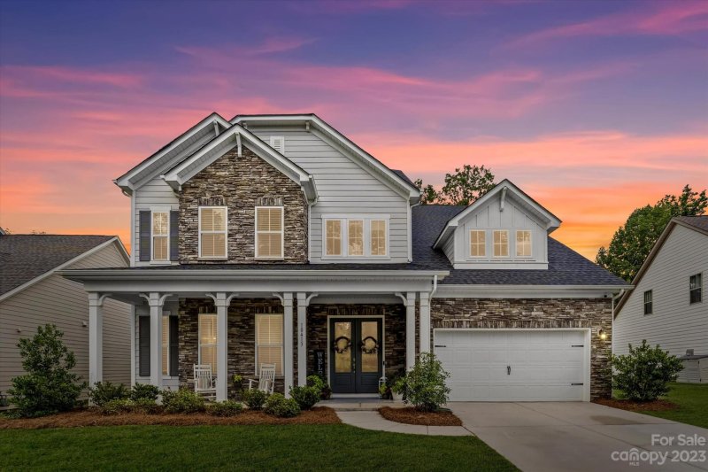 Property image 4 at 10413 Paper Birch Drive, Charlotte, NC 28215