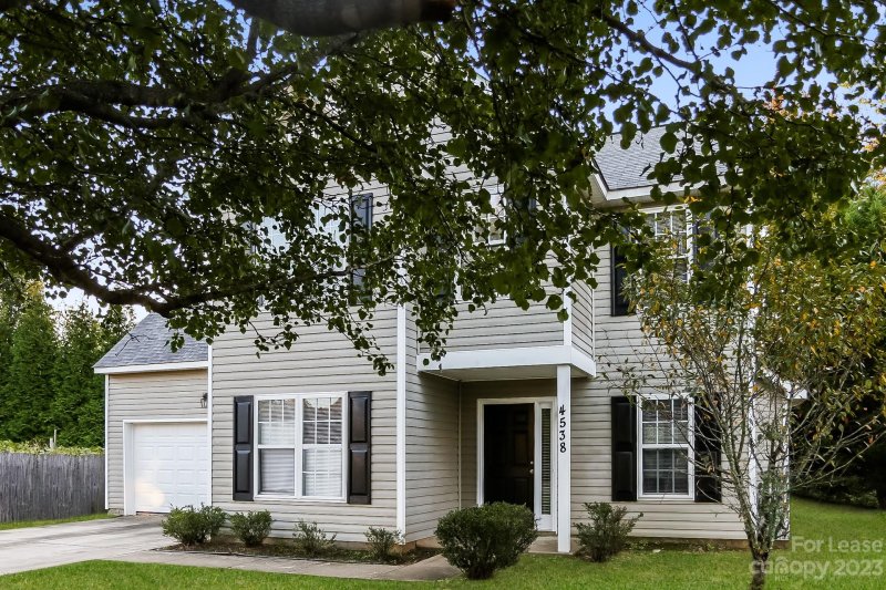 Property image 5 at 4538 Fox Thorne Drive, Charlotte, NC 28216