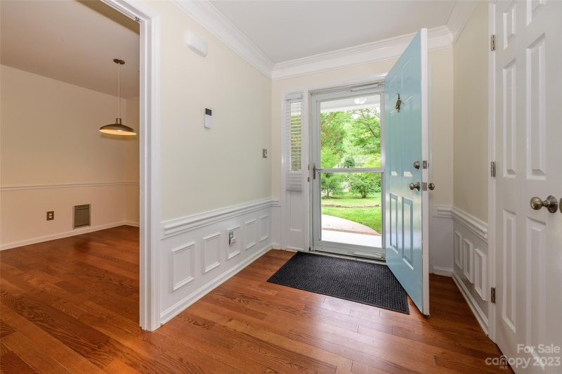 Property image 4 at 310 Longbridge Drive, Matthews, NC 28105