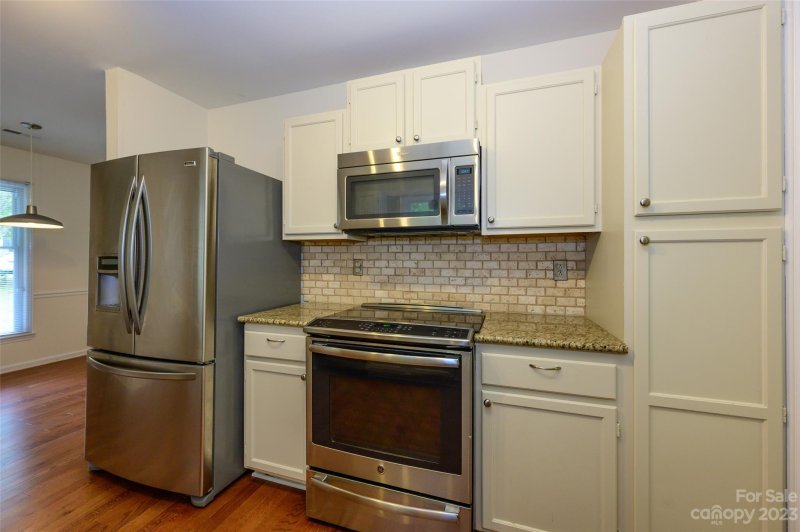 Property image 5 at 310 Longbridge Drive, Matthews, NC 28105