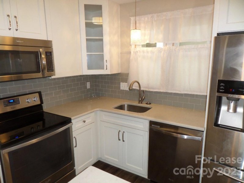 Property image 2 at 2719 Selwyn Avenue, Charlotte, NC 28209