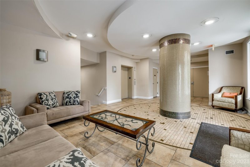 Property image 4 at 1000 Woodlawn Road, Charlotte, NC 28209