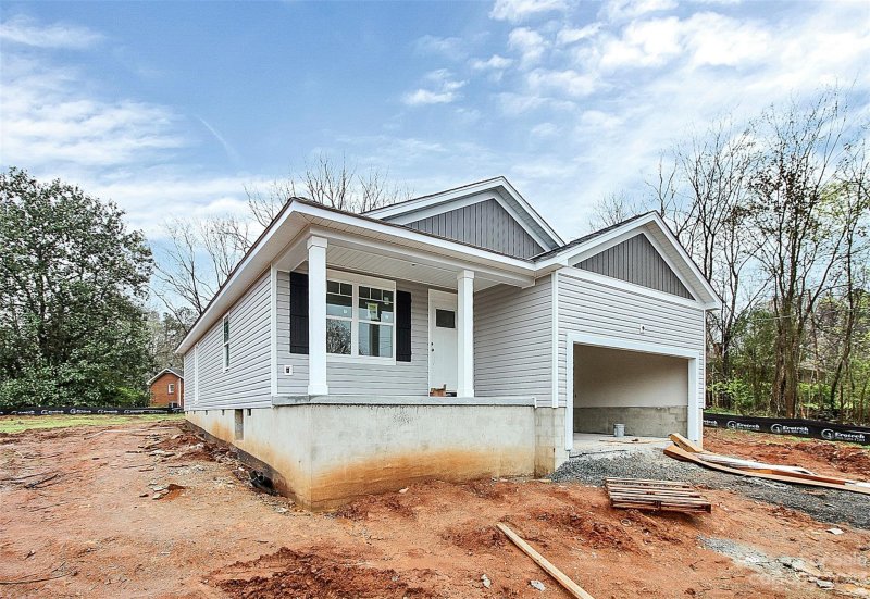 Property image 2 at 4919 Gateway Drive, Claremont, NC 28610