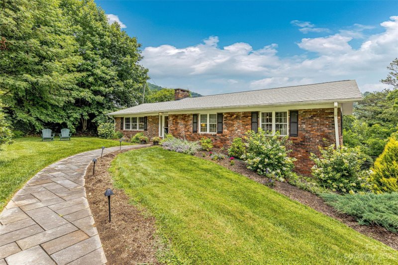 Property image 2 at 41 Robinhood Road, Asheville, NC 28804