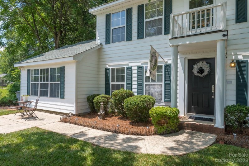 Property image 2 at 7106 Spring Creek Lane, Charlotte, NC 28273