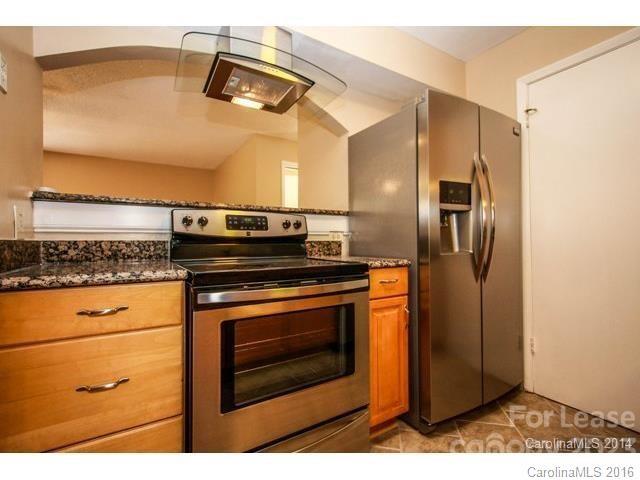 Property image 3 at 5020 Sardis Road, Charlotte, NC 28270