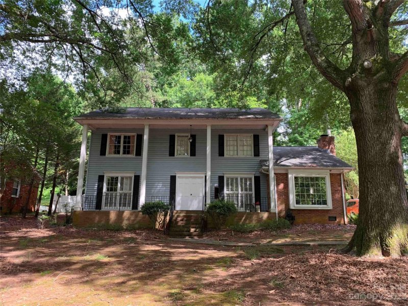 8136 Cliffside Drive