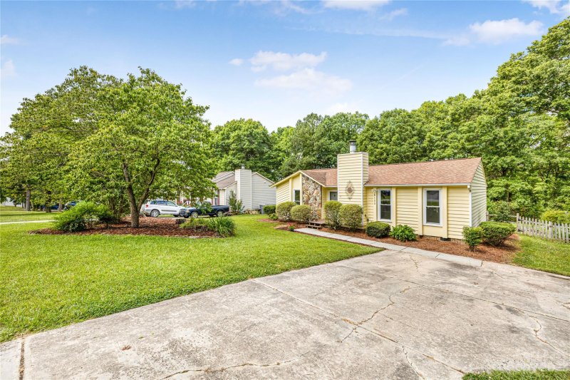 Property image 2 at 8125 Plott Road, Charlotte, NC 28215