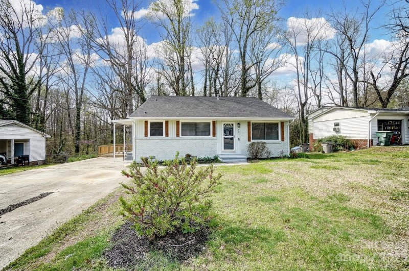 Property image 3 at 717 Forest Drive, Gastonia, NC 28054