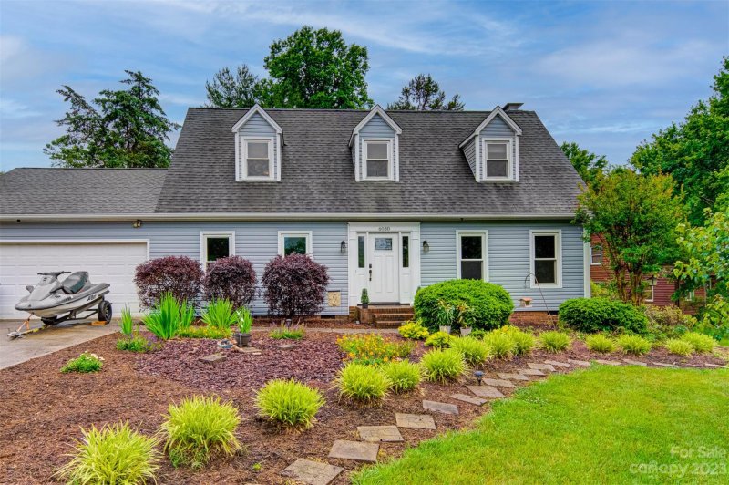 Property image 2 at 6030 Gold Creek Estate Drive, Hickory, NC 28601