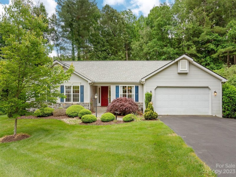 7 Pebble Beach Court