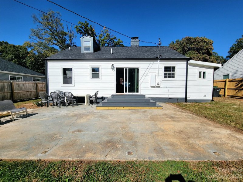 Property image 2 at 1309 Skyview Road, Charlotte, NC 28208