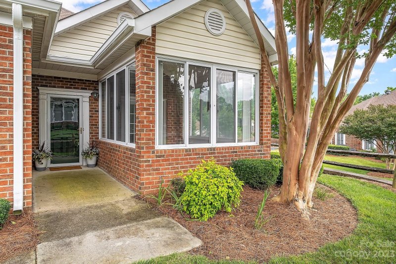 Property image 3 at 8204 Windsor Ridge Drive, Charlotte, NC 28277