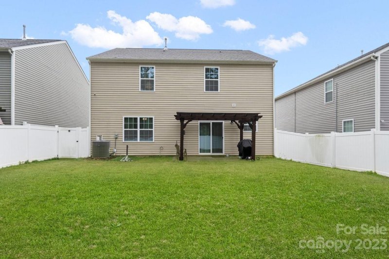 Property image 2 at 2509 Linhay Drive, Charlotte, NC 28216