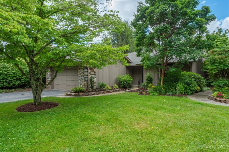 Property image 2 at 19 Ridge Terrace, Asheville, NC 28804