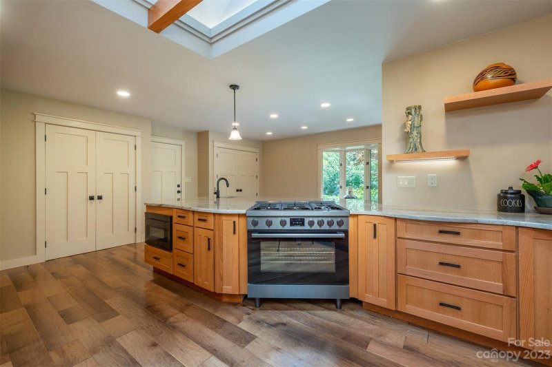 Property image 3 at 19 Ridge Terrace, Asheville, NC 28804