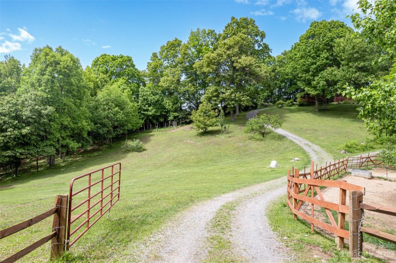 Property image 3 at 898 Glade Mountain Drive, Canton, NC 28716