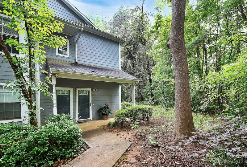 Property image 2 at 5829 Green Forest Drive, Charlotte, NC 28212