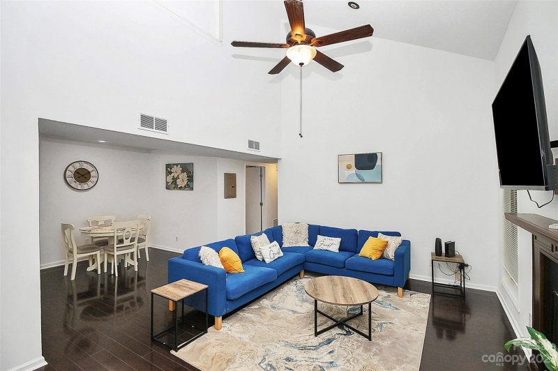 Property image 3 at 5829 Green Forest Drive, Charlotte, NC 28212