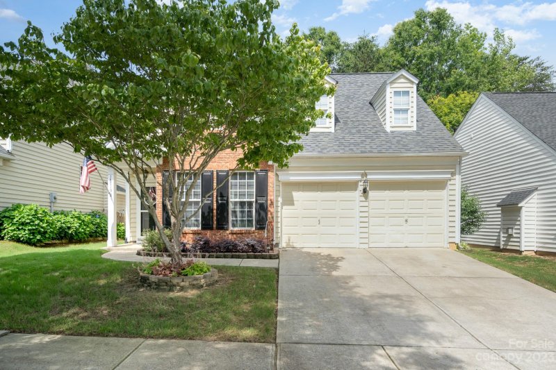 Property image 3 at 18719 Victoria Bay Drive, Cornelius, NC 28031