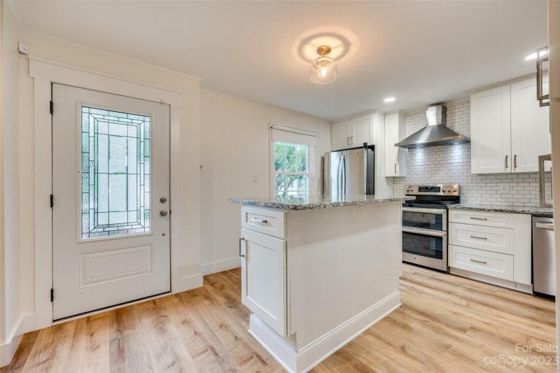 Property image 3 at 4611 Hedgemore Drive, Charlotte, NC 28209