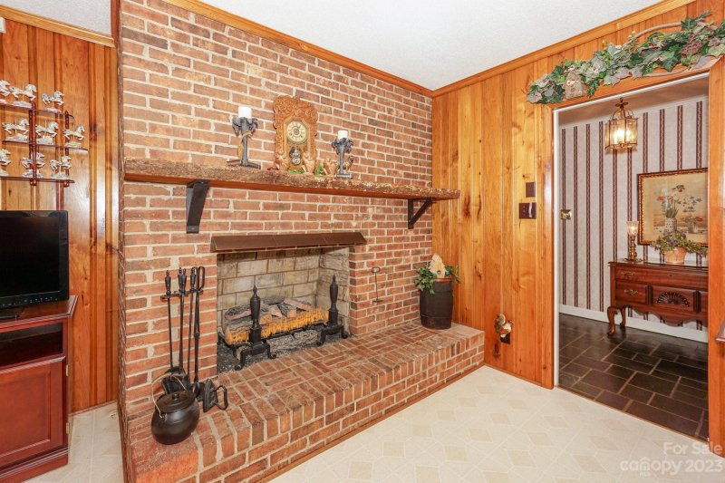 Property image 4 at 204 Dogwood Drive, Mount Holly, NC 28120