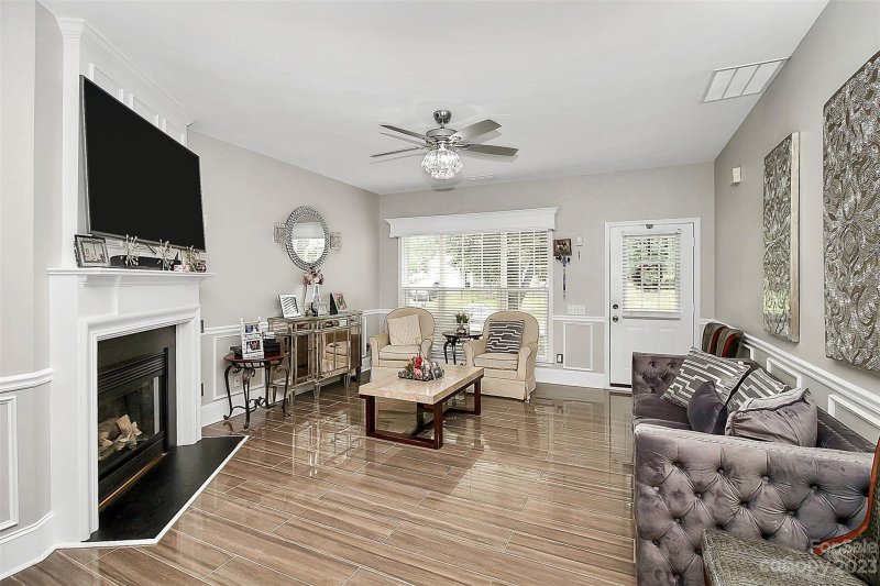 Property image 4 at 2712 Wingdale Drive, Charlotte, NC 28213