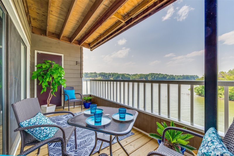 9808 Emerald Point Drive