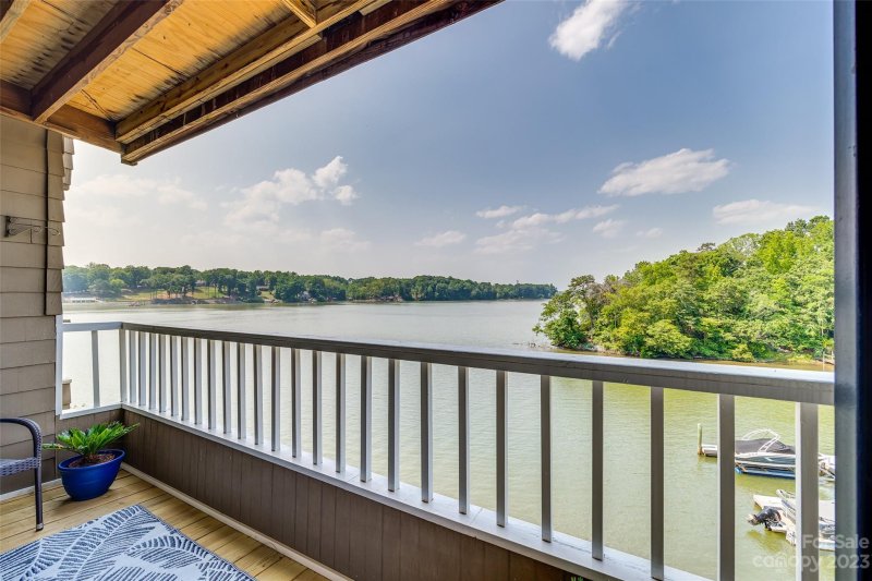 Property image 2 at 9808 Emerald Point Drive, Charlotte, NC 28278