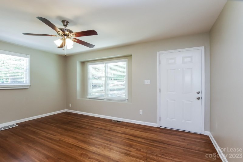 Property image 5 at 5320 Southampton Road, Charlotte, NC 28217