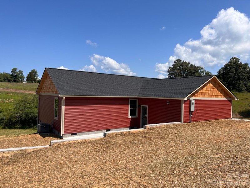 Property image 4 at 933 Morlin Acres Drive, Marshall, NC 28753