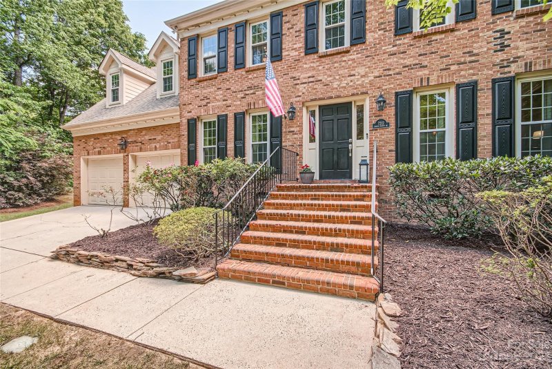 Property image 2 at 7212 Crown Colony Drive, Charlotte, NC 28270
