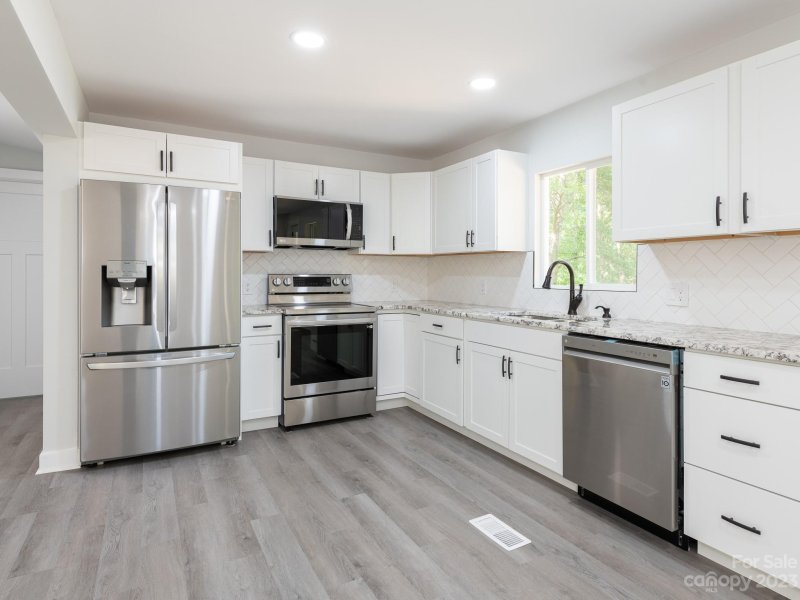 Property image 4 at 4206 Pebblebrook Circle, Concord, NC 28027