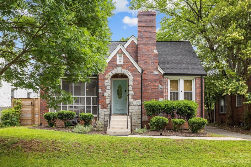 Property image 2 at 2633 Commonwealth Avenue, Charlotte, NC 28205