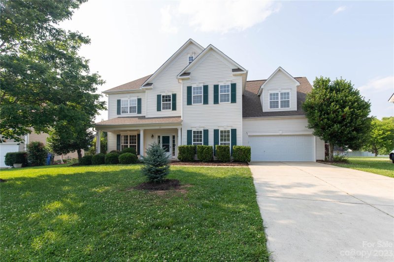 131 Lamplighter Lane