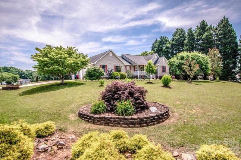 Property image 2 at 166 Rumple Hill Drive, Statesville, NC 28677