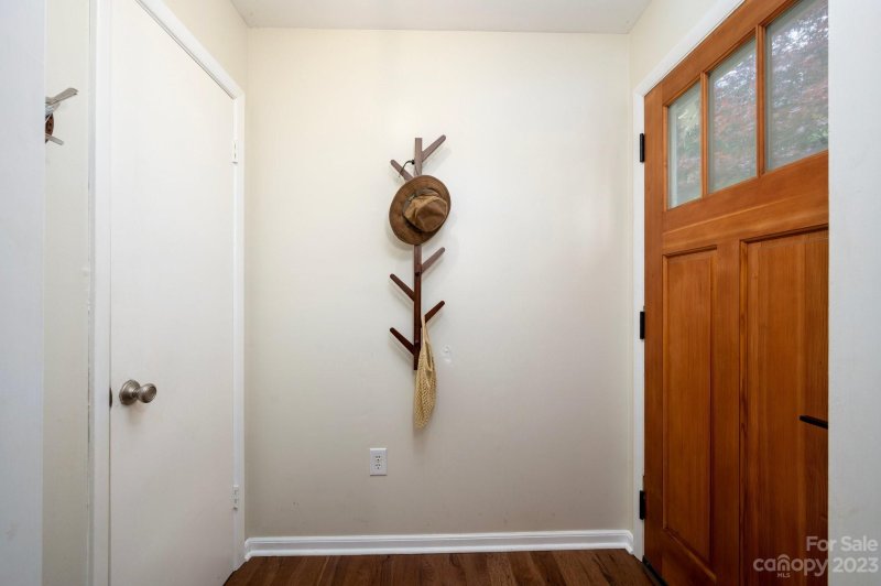 Property image 2 at 503 Pole Creasman Road, Asheville, NC 28806