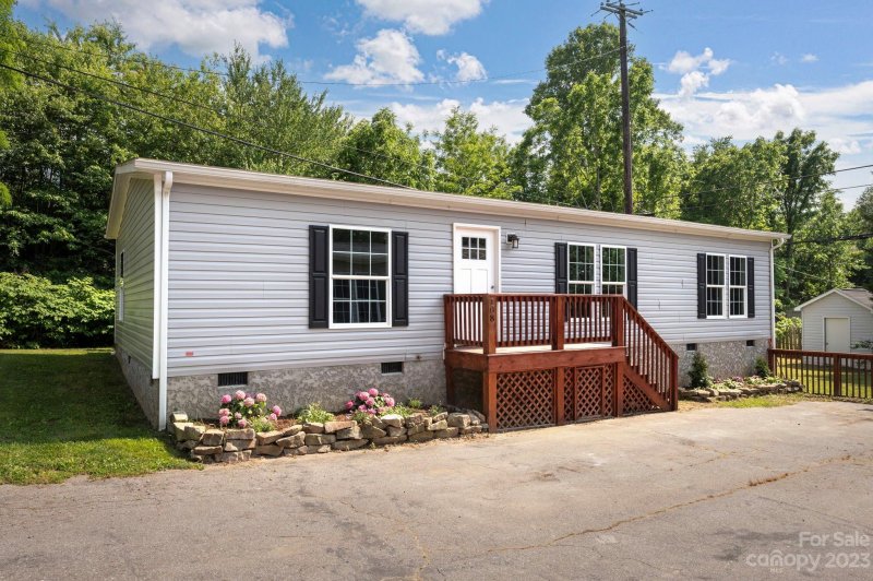 Property image 2 at 108 Central Avenue, Swannanoa, NC 28778