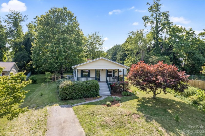 Property image 2 at 11 Wilson Creek Drive, Asheville, NC 28803