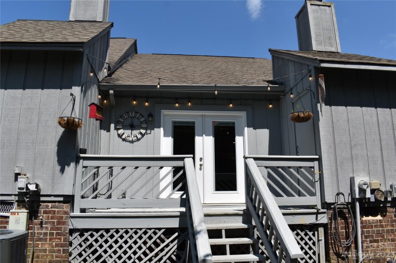 Property image 4 at 100 Willow Run Drive, Gastonia, NC 28056