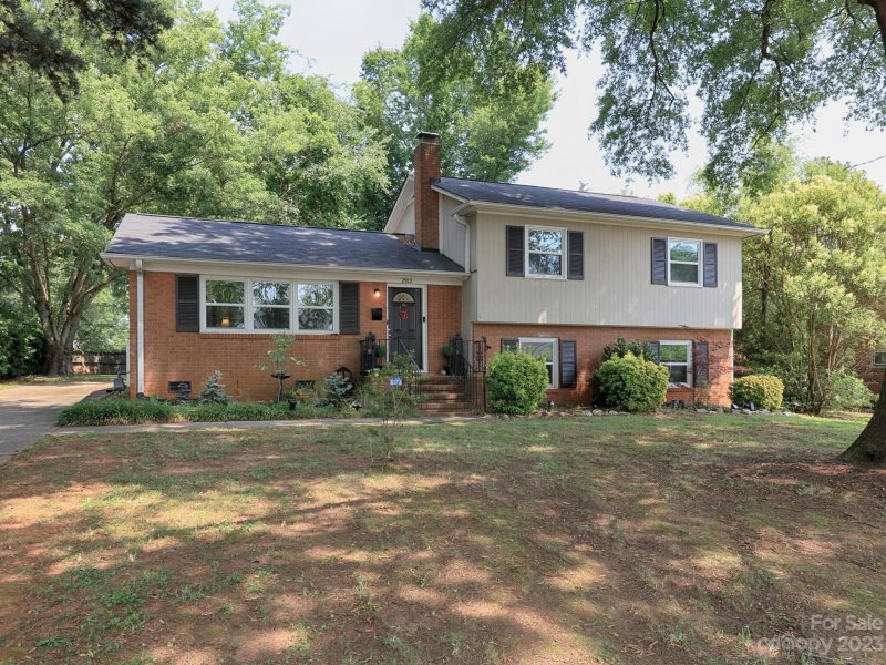Property image 4 at 2912 Dunaire Drive, Charlotte, NC 28205
